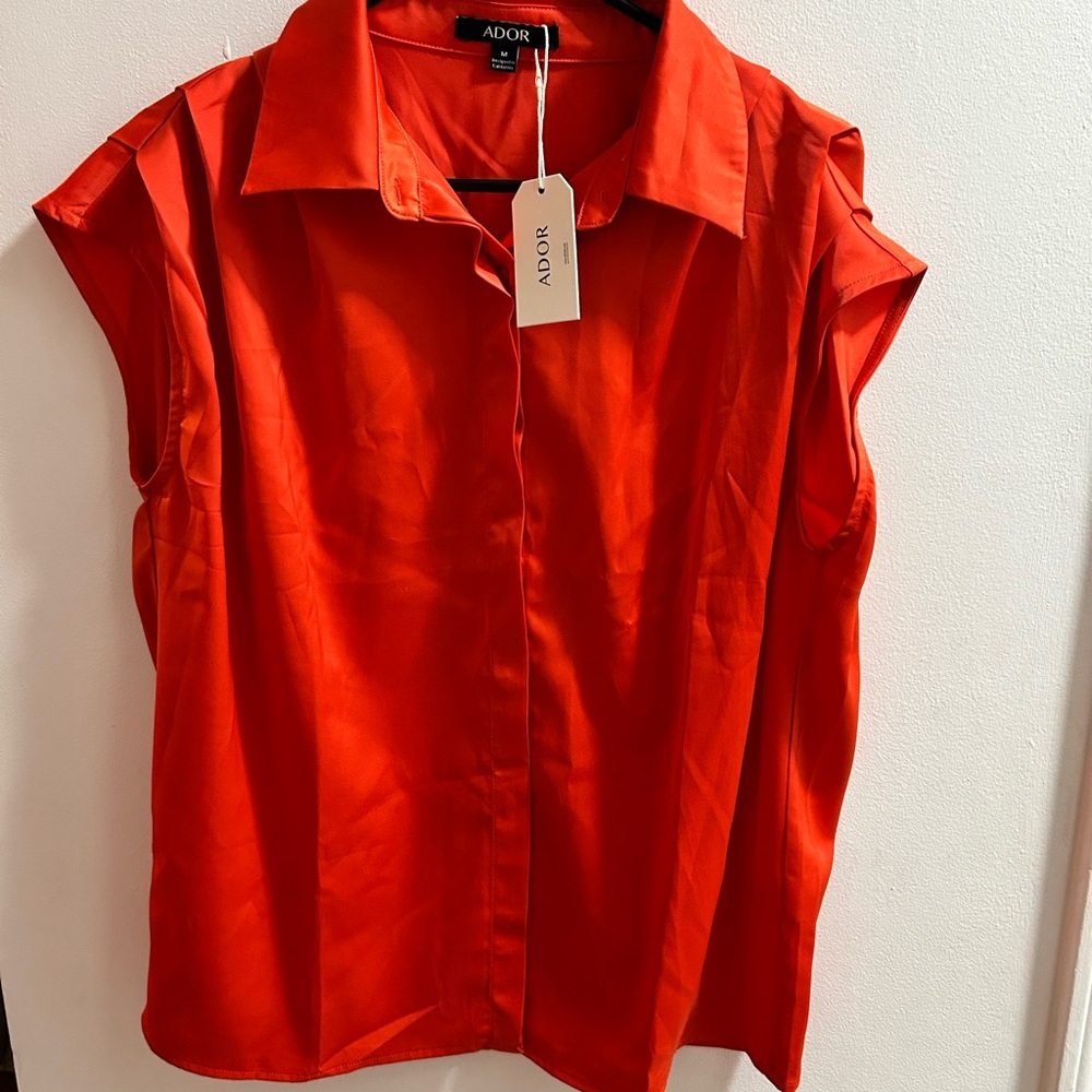 Ador Womens Burnt Orange Sleeveless Button Up Blouse Satin Finish Top Size M NWT